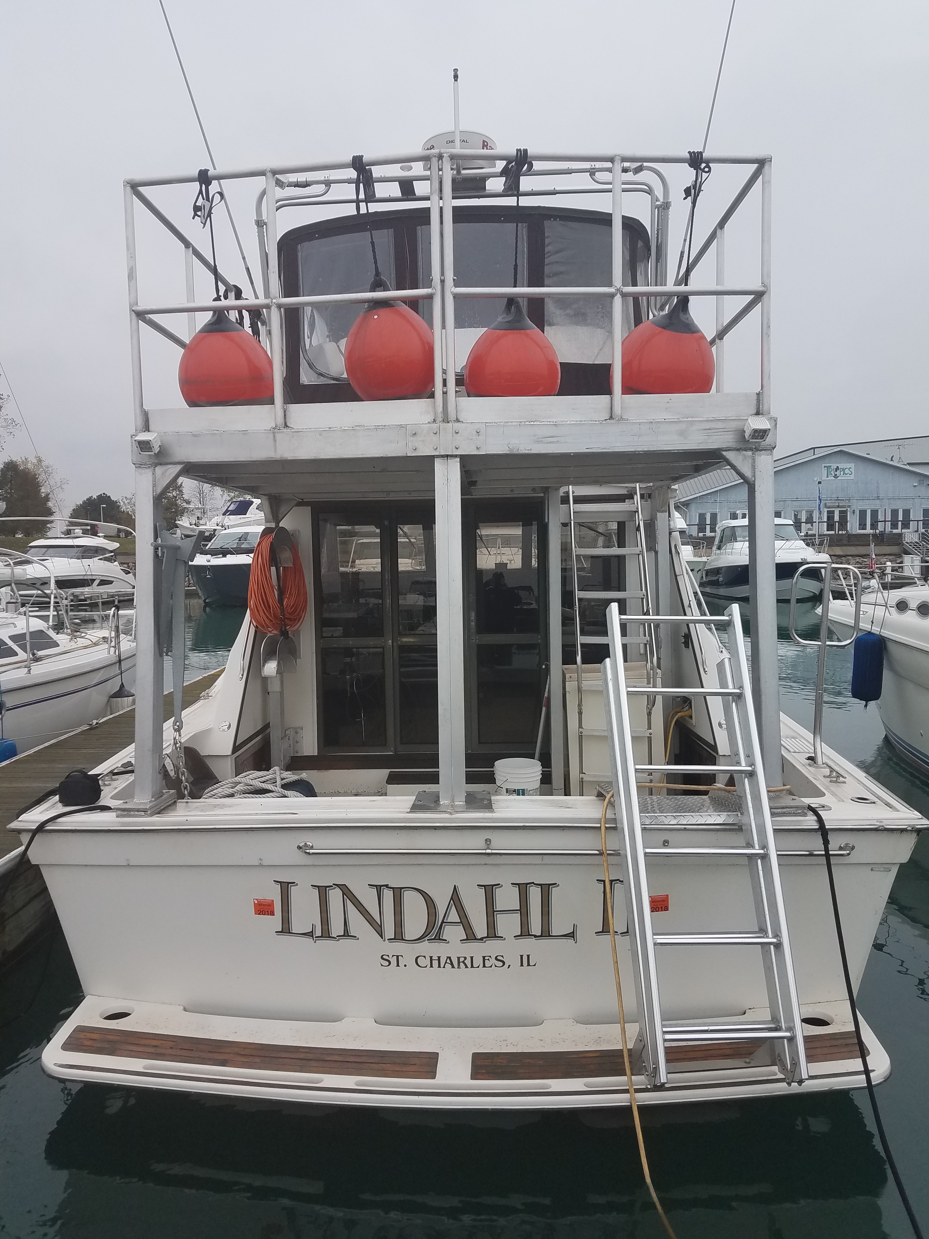 New 40' dive boat equipped with custom work platform
